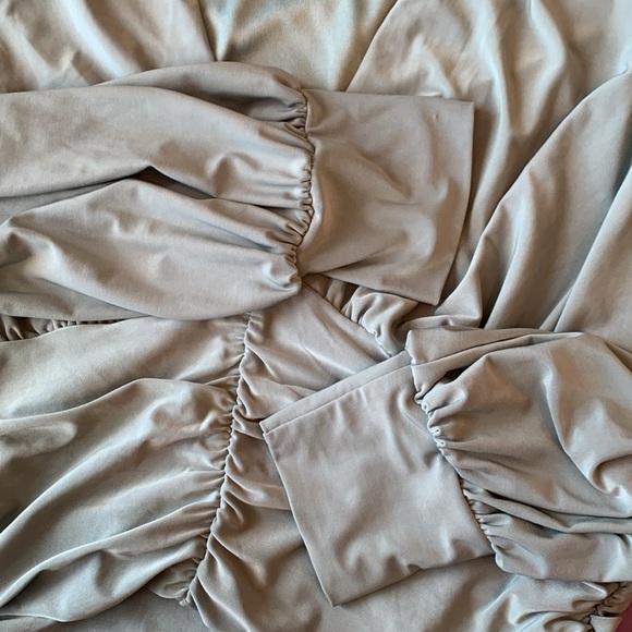 2 Saints Long Sleeve Cropped V Neck Top - Picture 5 of 5